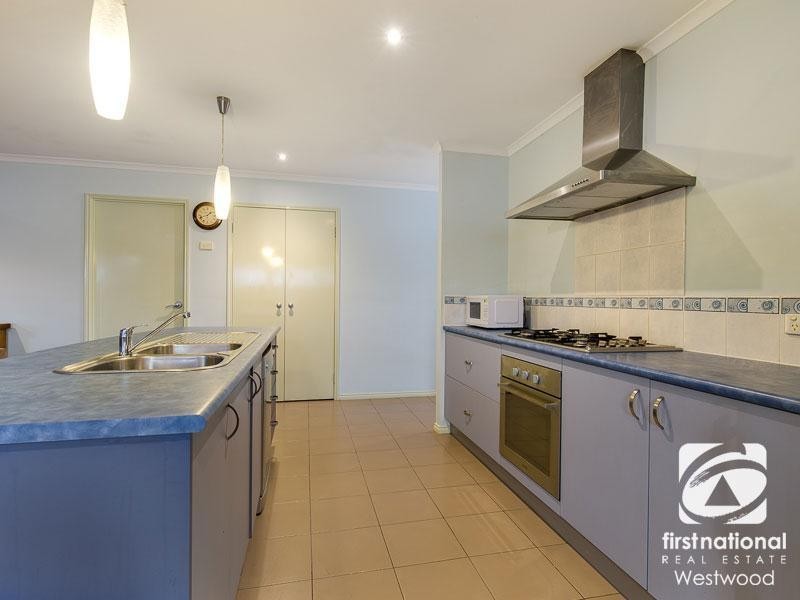 12 Ologhlen Drive, Wyndham Vale VIC 3024