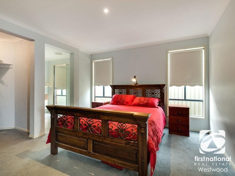 12 Ologhlen Drive, Wyndham Vale VIC 3024