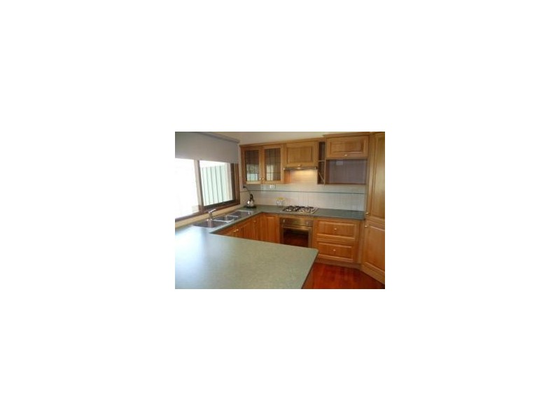 31 Daphne Crescent, Werribee VIC 3030