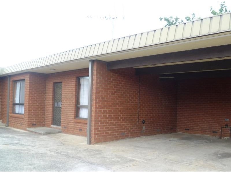 2/13 Cambridge Crescent, Werribee VIC 3030