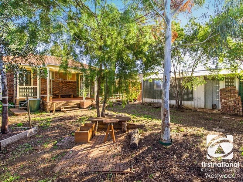 43 Mount Eagle Way, Wyndham Vale VIC 3024