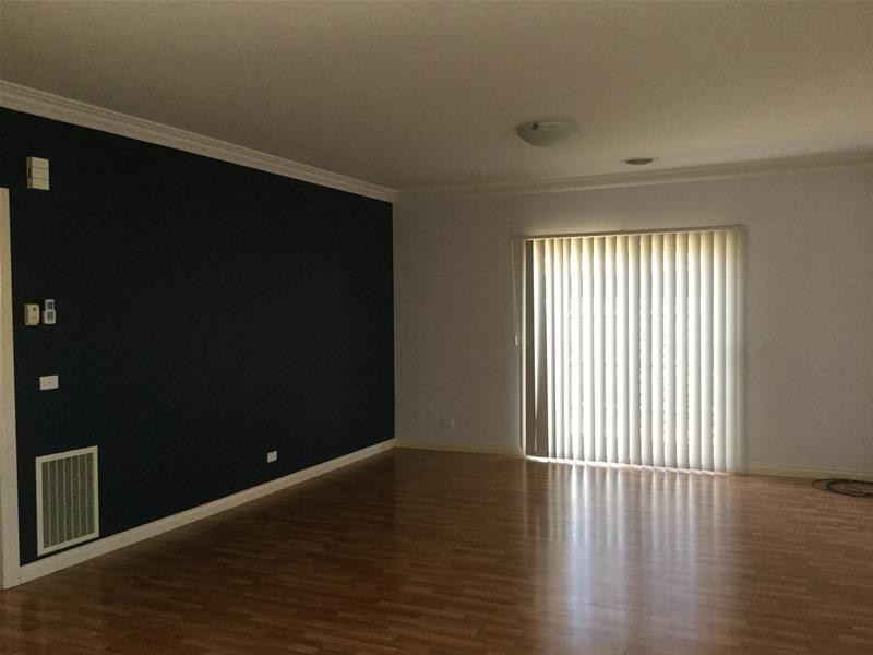 2/105 Hogans Road, Hoppers Crossing VIC 3029