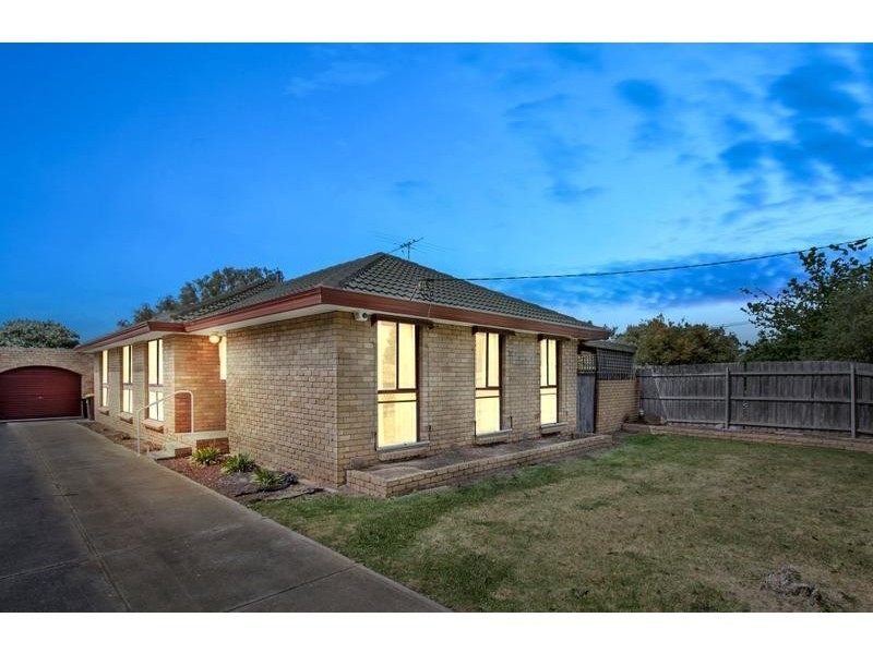 48 Coburns Road, Melton South VIC 3338