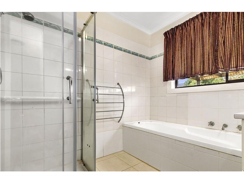 48 Coburns Road, Melton South VIC 3338