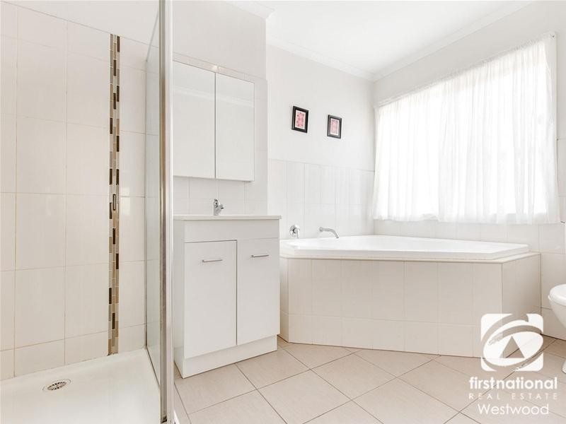 5 Mundi Crescent, Wyndham Vale VIC 3024