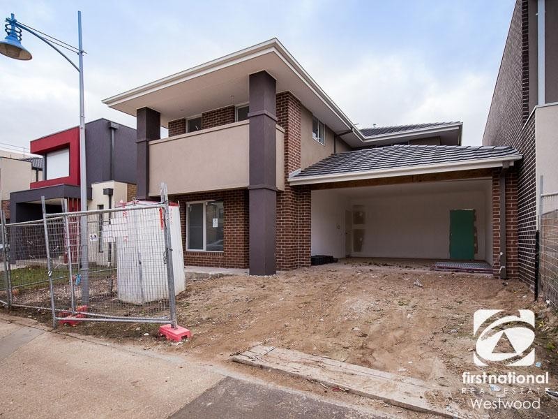 9 Beaconsfield Lane, Caroline Springs VIC 3023