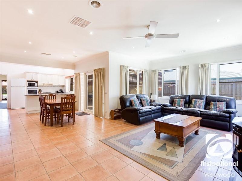 37 Koroneos Drive, Werribee South VIC 3030