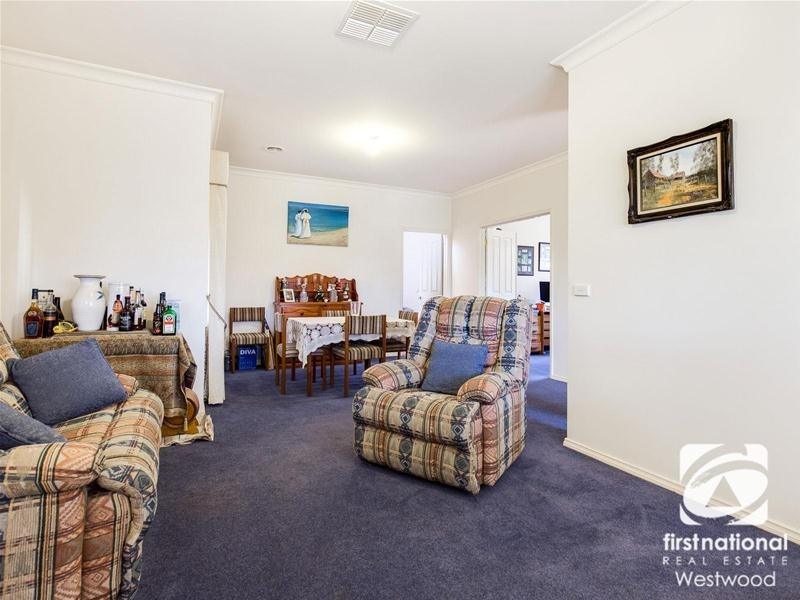 37 Koroneos Drive, Werribee South VIC 3030