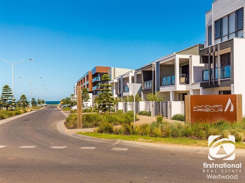 37 Koroneos Drive, Werribee South VIC 3030