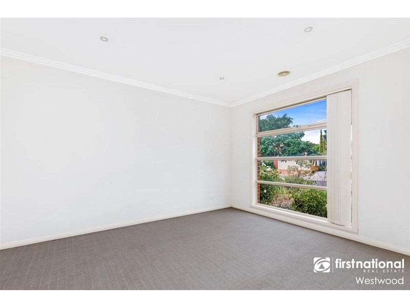 2/17 Eleanor Drive, Hoppers Crossing VIC 3029