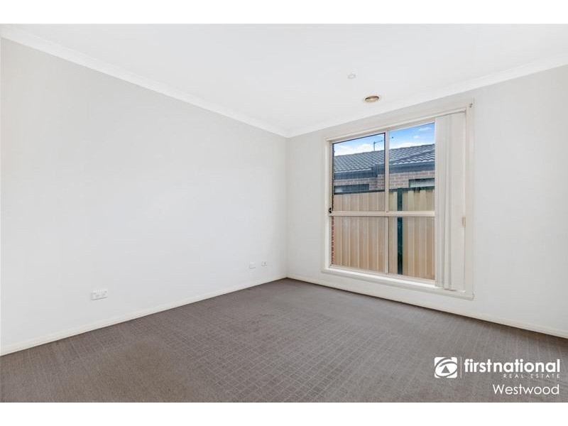 2/17 Eleanor Drive, Hoppers Crossing VIC 3029