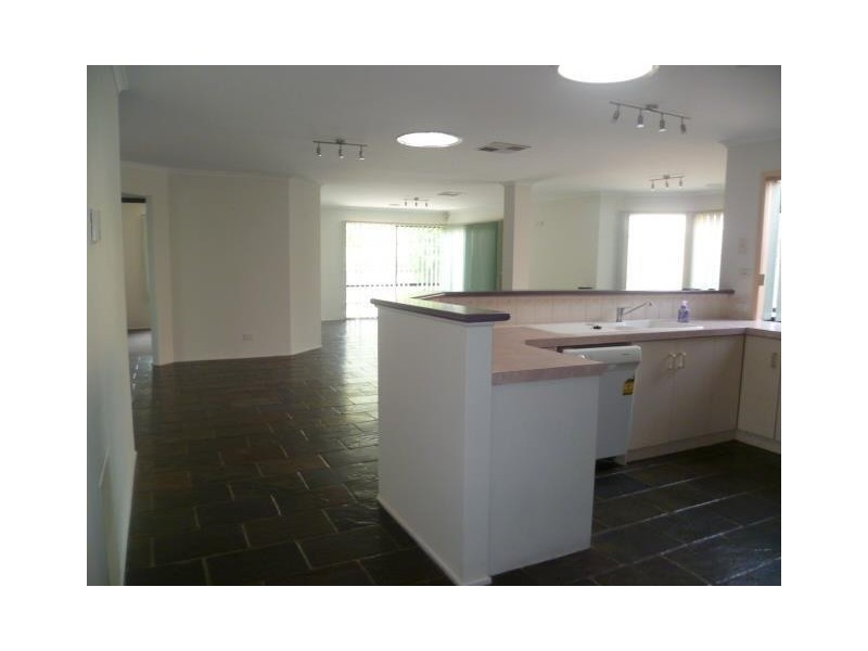 9 Medina Drive, Hoppers Crossing VIC 3029