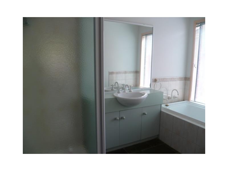 9 Medina Drive, Hoppers Crossing VIC 3029