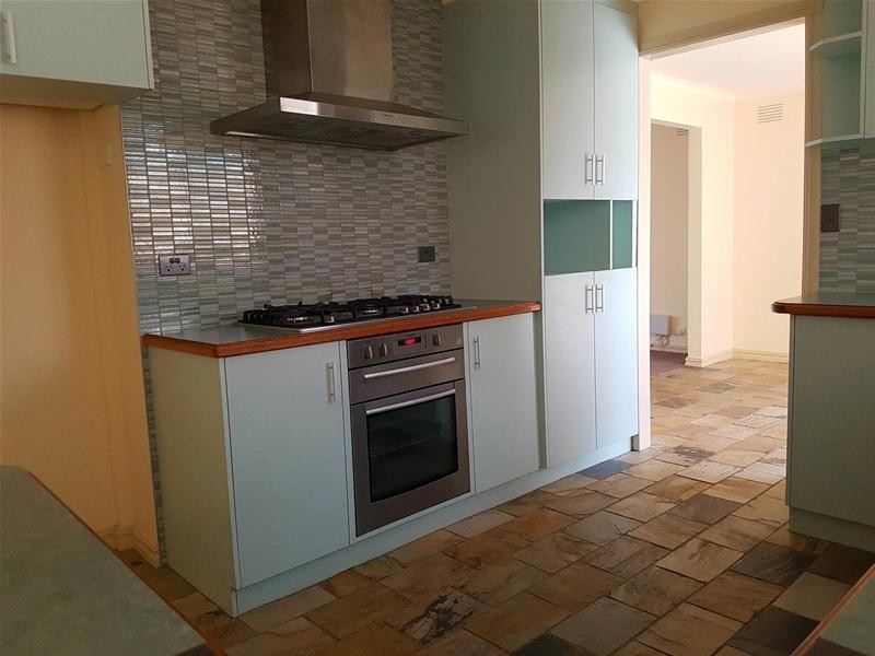 42 Golden Avenue, Werribee VIC 3030