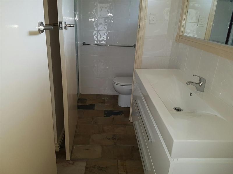 42 Golden Avenue, Werribee VIC 3030