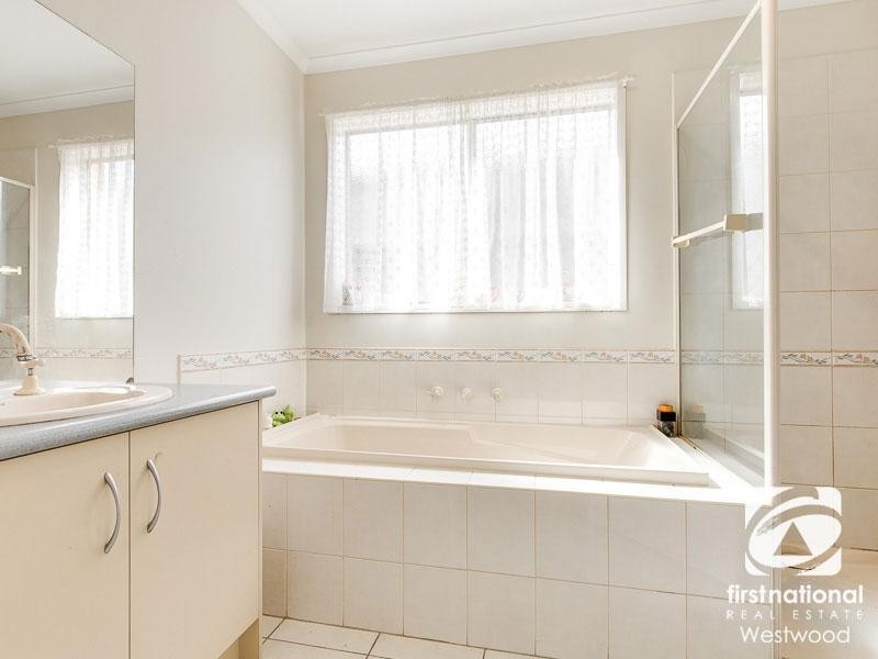 8 Burley Court, Wyndham Vale VIC 3024