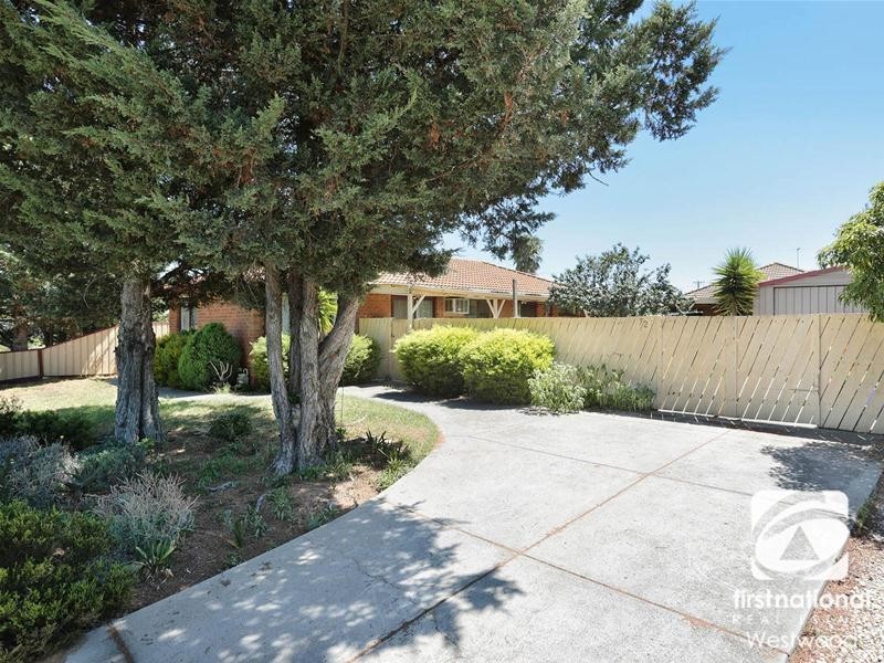 72 Songlark Crescent, Werribee VIC 3030