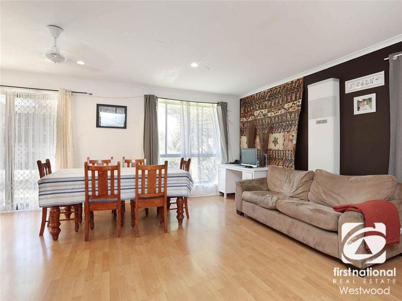72 Songlark Crescent, Werribee VIC 3030