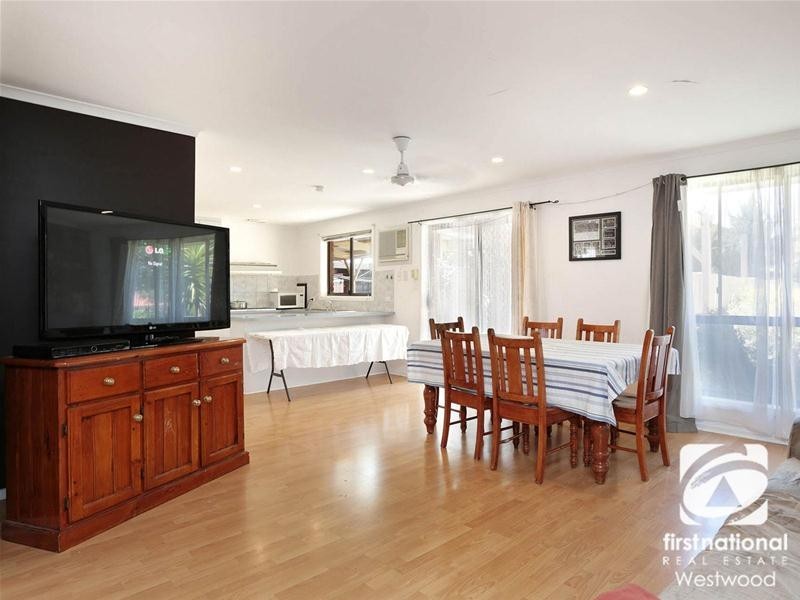 72 Songlark Crescent, Werribee VIC 3030