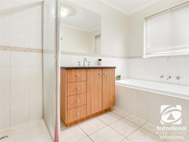 10 Mainsail Drive, Wyndham Vale VIC 3024