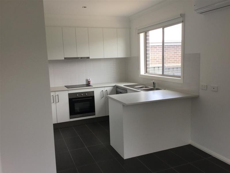 1/17 Manor Lakes Blvd, Wyndham Vale VIC 3024