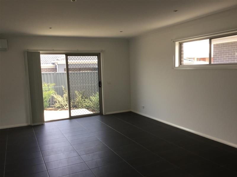 1/17 Manor Lakes Blvd, Wyndham Vale VIC 3024