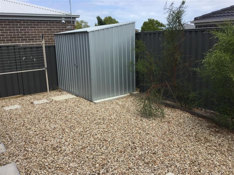 1/17 Manor Lakes Blvd, Wyndham Vale VIC 3024