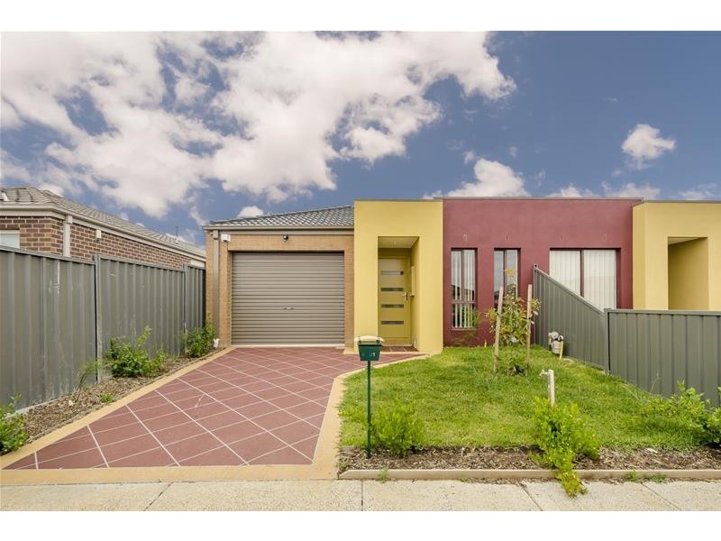 1/4 Wickham Drive, Wyndham Vale VIC 3024