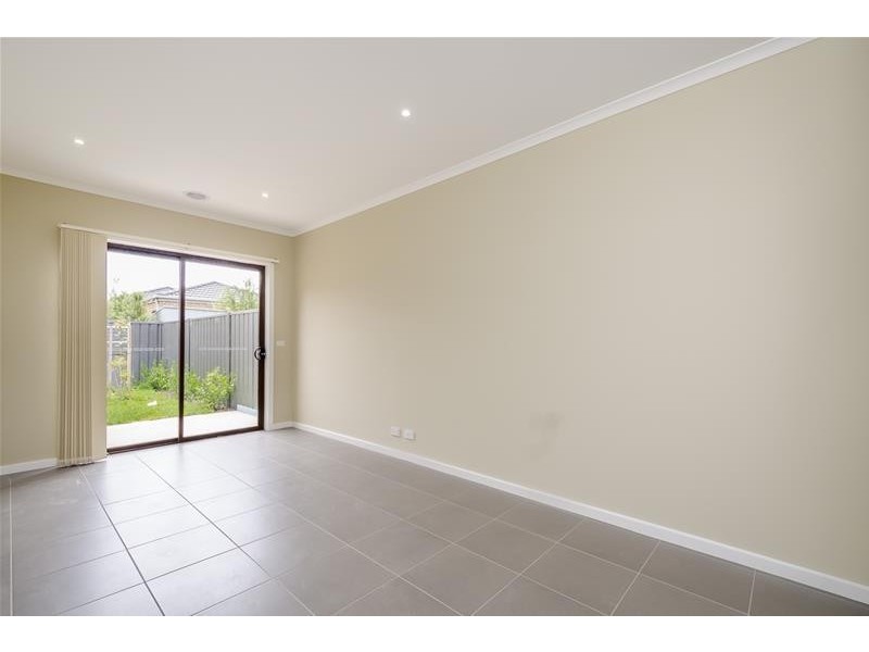 1/4 Wickham Drive, Wyndham Vale VIC 3024
