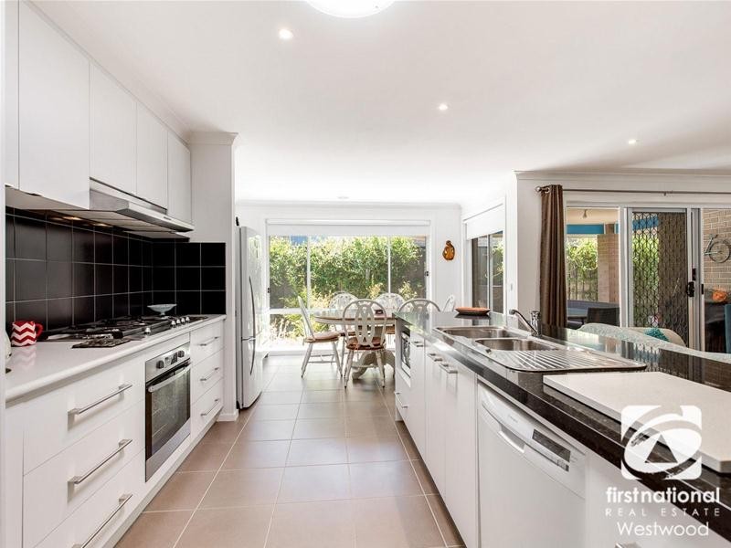 37 Villiers Drive, Point Cook VIC 3030