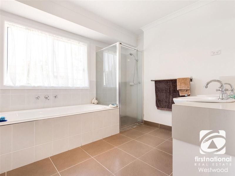 37 Villiers Drive, Point Cook VIC 3030