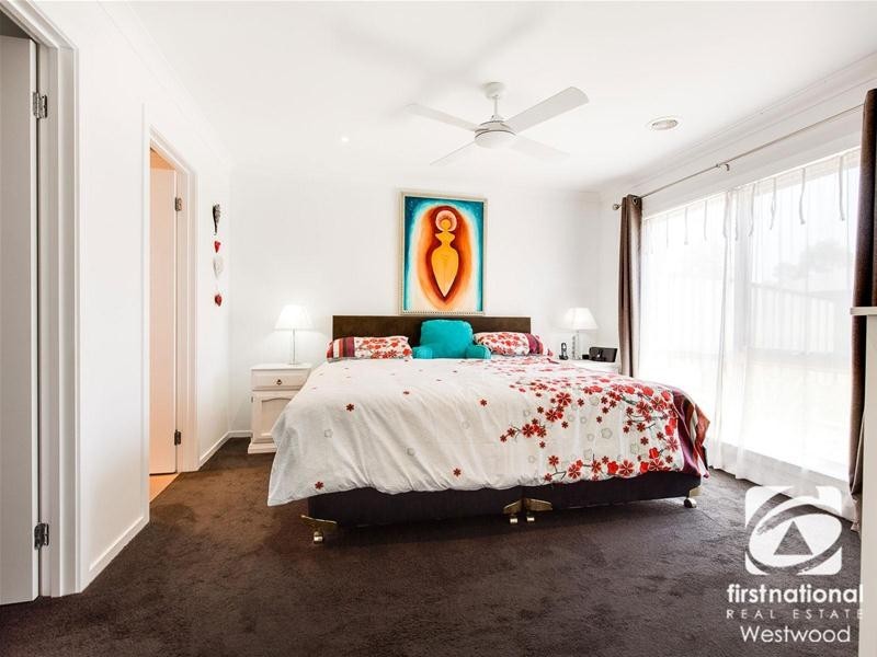 37 Villiers Drive, Point Cook VIC 3030