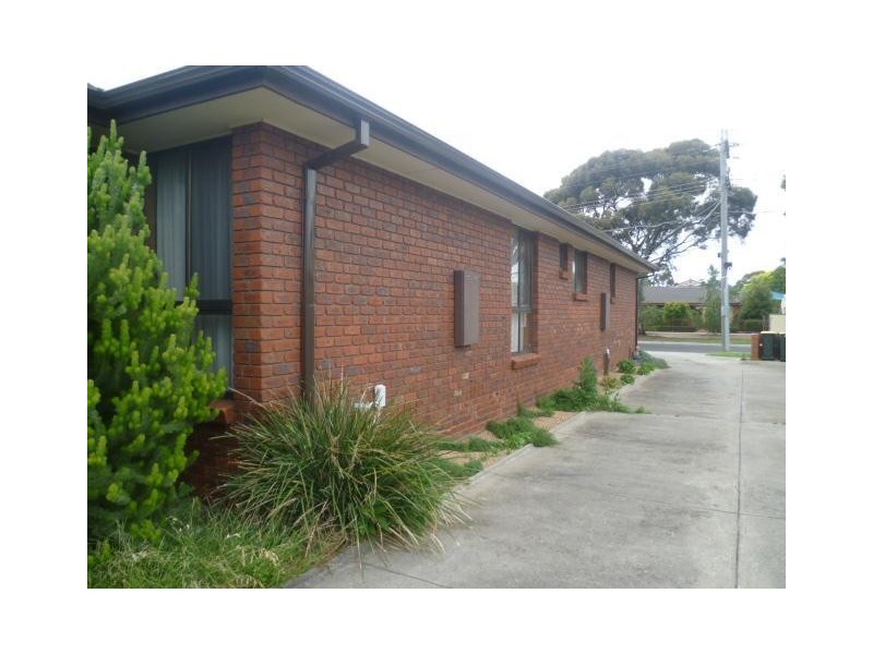 2/28 Mambourin Street, Werribee VIC 3030