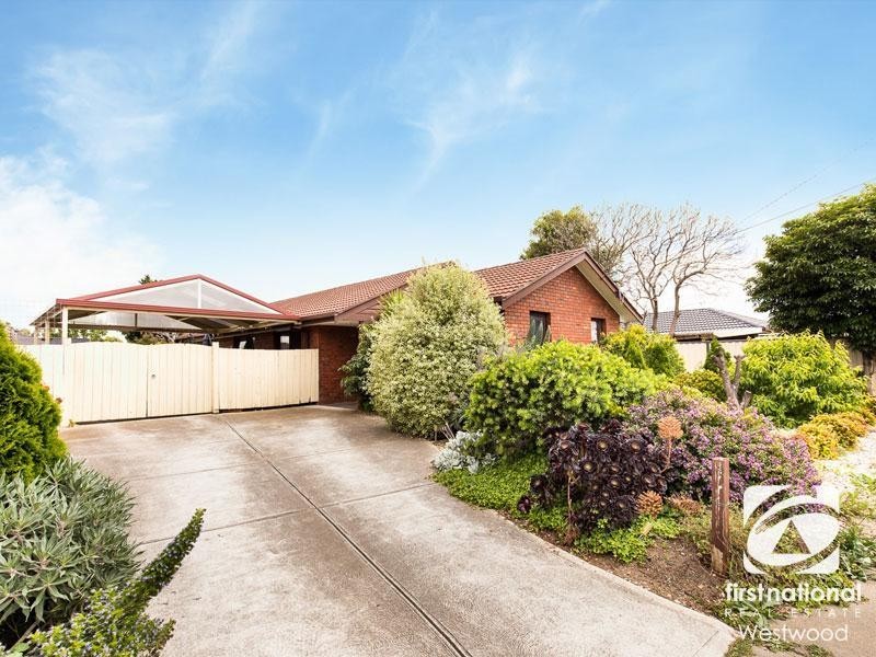 2 Hotham Crescent, Hoppers Crossing VIC 3029