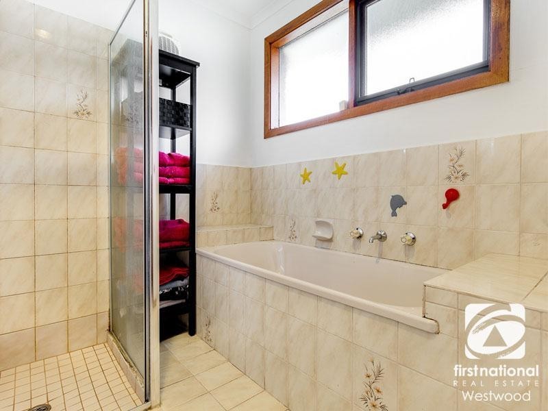 2 Hotham Crescent, Hoppers Crossing VIC 3029