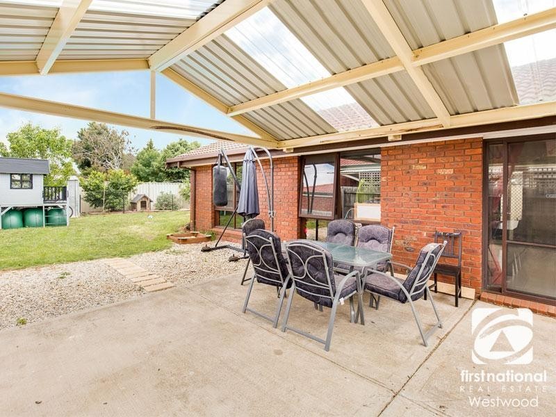 2 Hotham Crescent, Hoppers Crossing VIC 3029