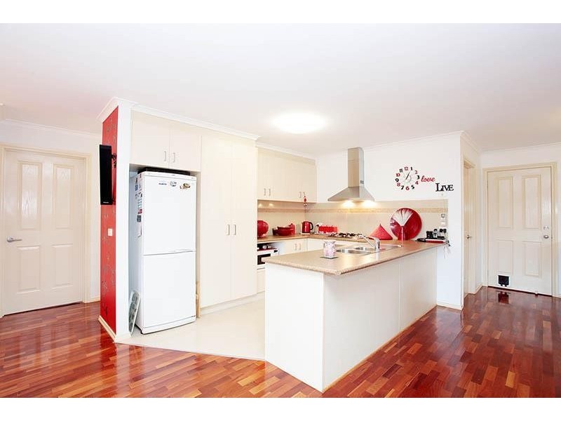 1/1 Gentzen Drive, Wyndham Vale VIC 3024