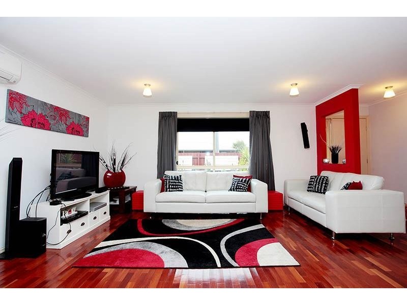 1/1 Gentzen Drive, Wyndham Vale VIC 3024