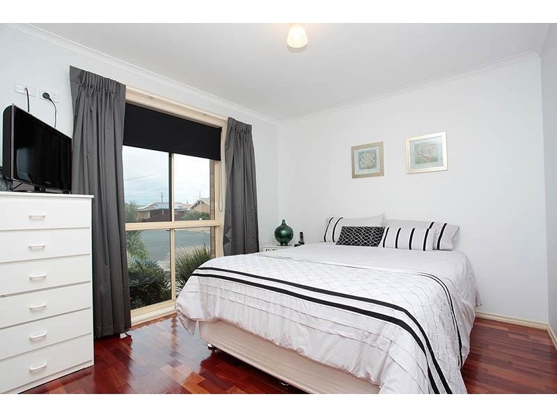 1/1 Gentzen Drive, Wyndham Vale VIC 3024