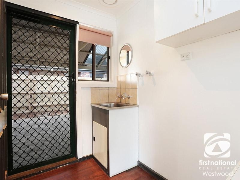 33 Hawkesbury Road, Werribee VIC 3030