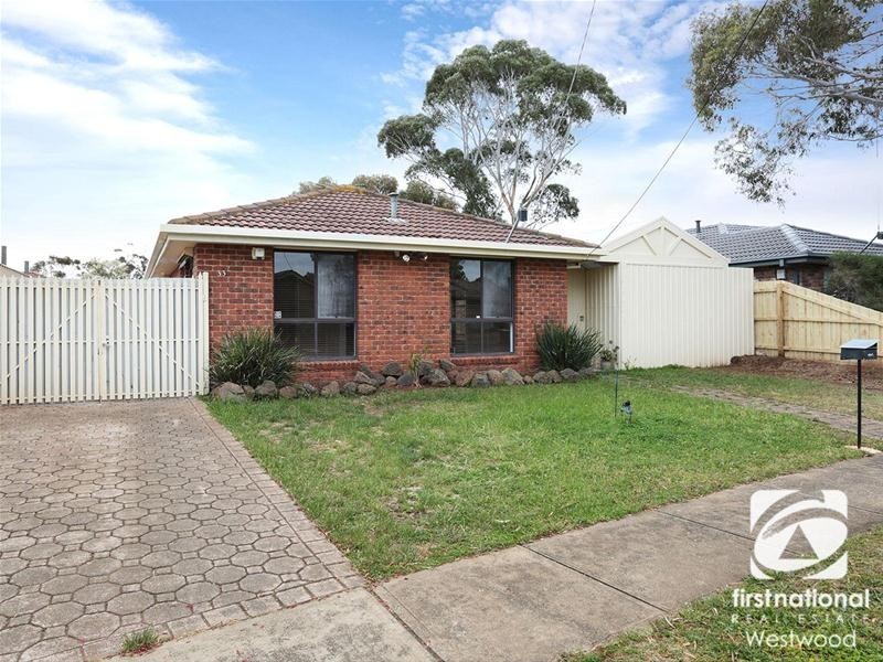33 Hawkesbury Road, Werribee VIC 3030