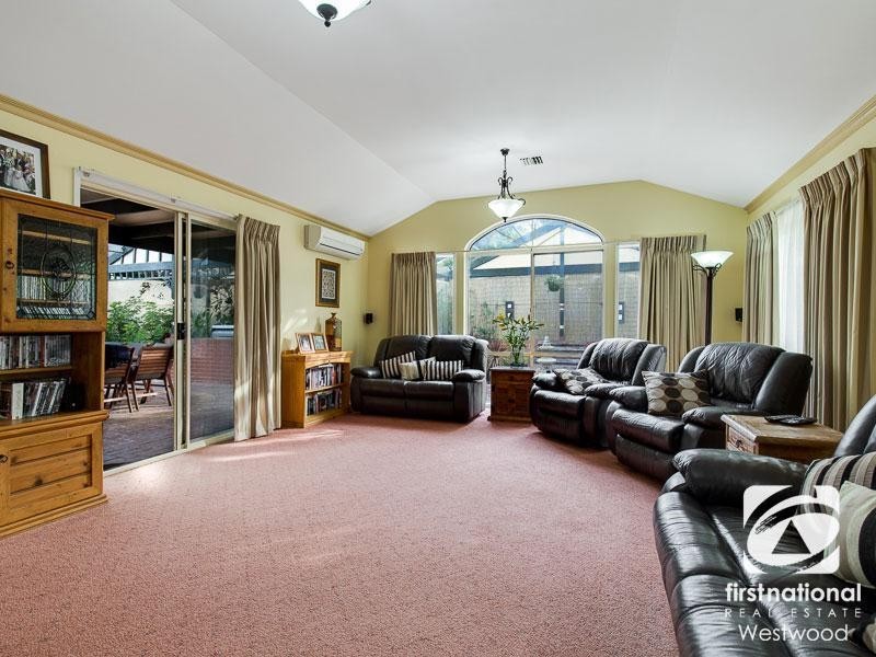 24 Riverbend Crescent, Werribee VIC 3030