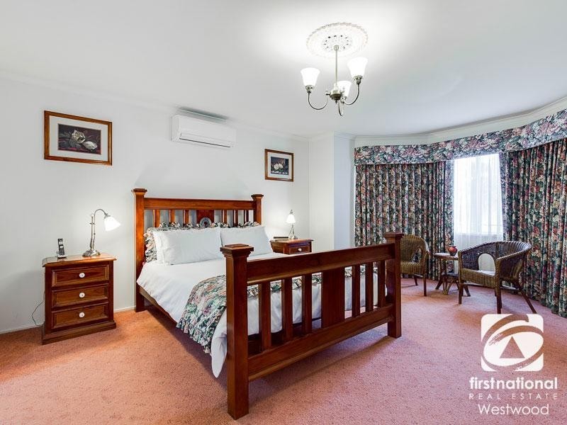 24 Riverbend Crescent, Werribee VIC 3030