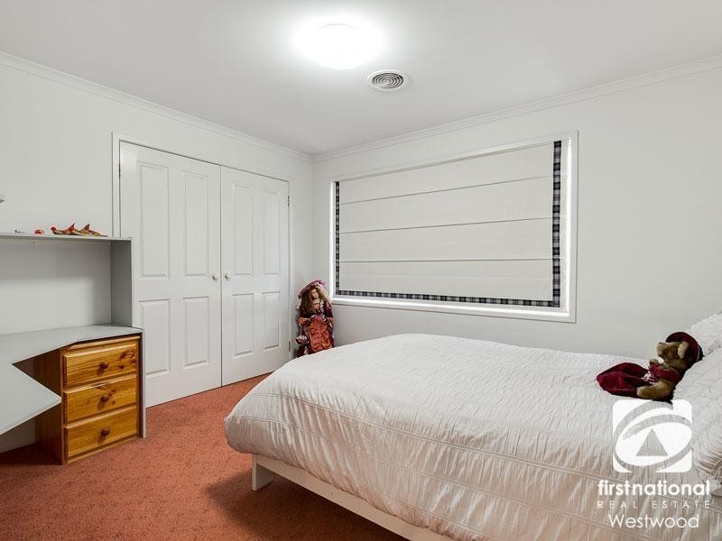 24 Riverbend Crescent, Werribee VIC 3030