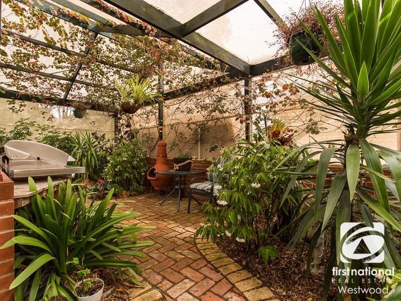 24 Riverbend Crescent, Werribee VIC 3030