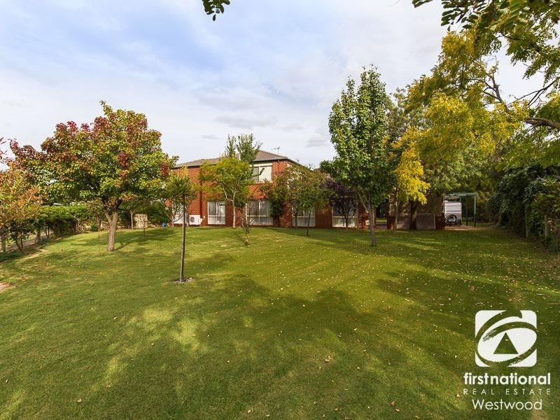 24 Riverbend Crescent, Werribee VIC 3030