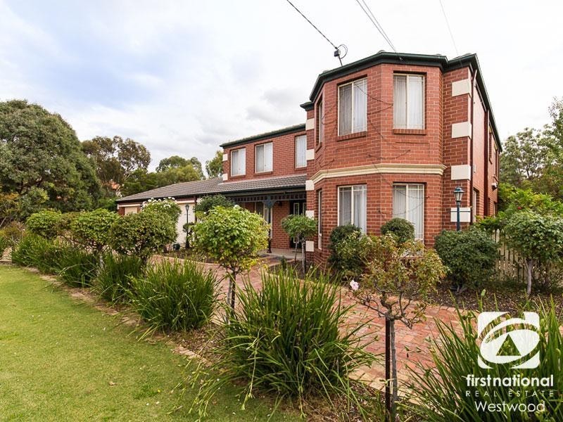 24 Riverbend Crescent, Werribee VIC 3030