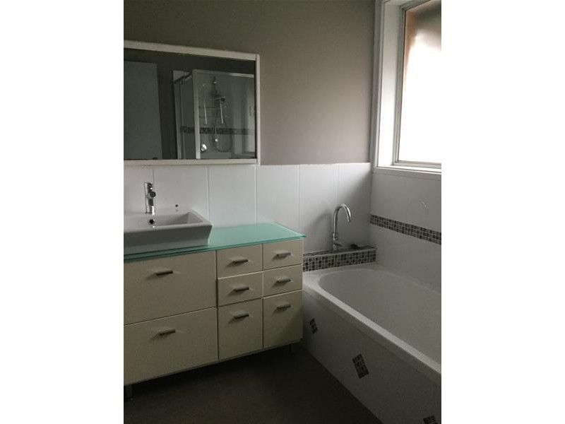 4 Milton Drive, Wyndham Vale VIC 3024