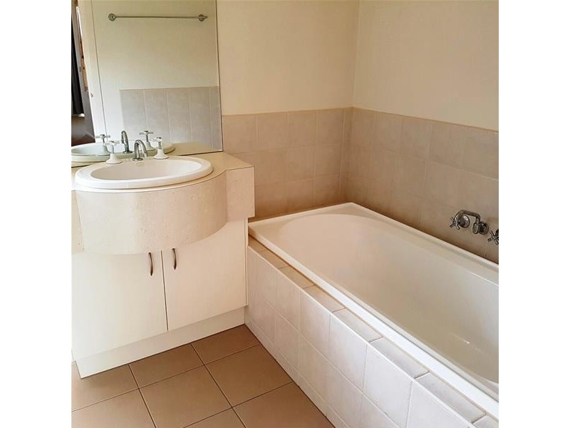 31 Almond Close, Werribee VIC 3030