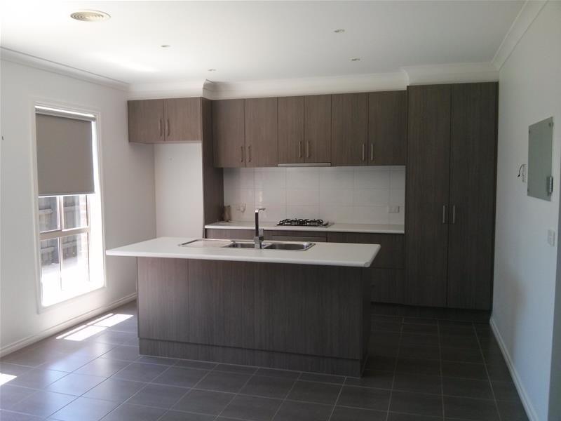 1 Bowerbird Place, Truganina VIC 3029